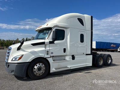 2019 Freightliner Cascadia 126 6x4 T/A Sleeper Truck Tractor
