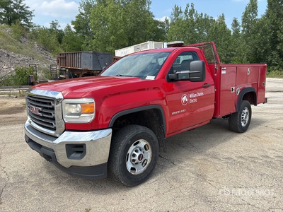 2015 GMC Sierra 2500HD 4x4 Utility Truck
