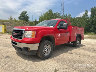 2013 GMC Sierra 2500HD 4x4 Utility Truck