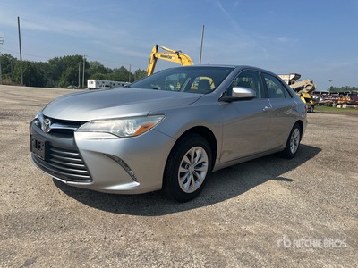 2016 Toyota Camry Automobile
