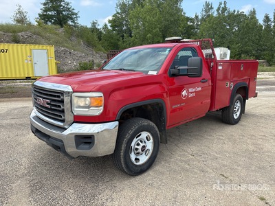 2015 GMC Sierra 2500HD 4x4 Utility Truck
