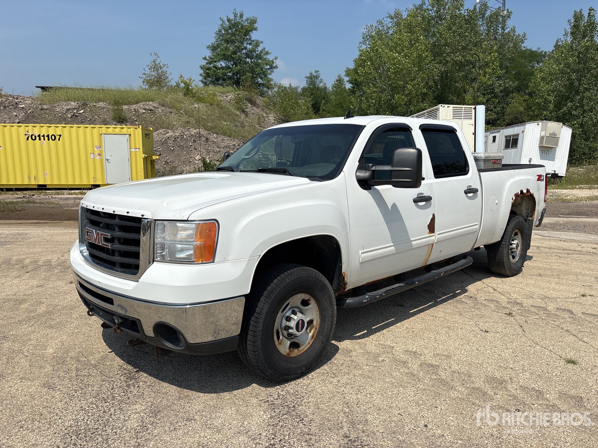 2010 GMC Sierra 2500HD 4x4 Crew Cab Pickup