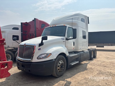 2020 International LT625 6x4 Cabeza Tractora Cabina Dormitorio (Inoperable)