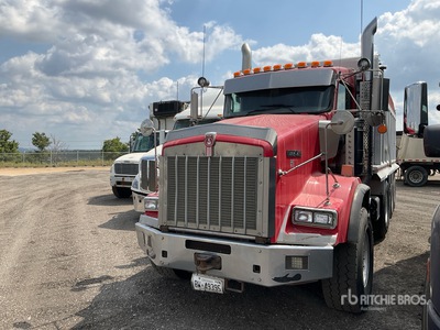 2016 Kenworth T800 8x4 Tri/A Dump Truck
