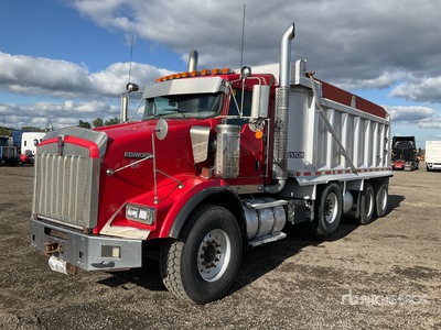 2016 Kenworth T800 8x4 Tri/A Dump Truck