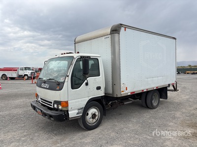2001 Isuzu NPR HD 4x2 Furgoneta caja cerrada