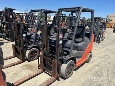 2007 Toyota 8FGCU25 5000 lb Cushion Tire Montacargas