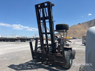 Lift-All M80 8000 lb Pneumatic Tire Carrelli Elevatori
