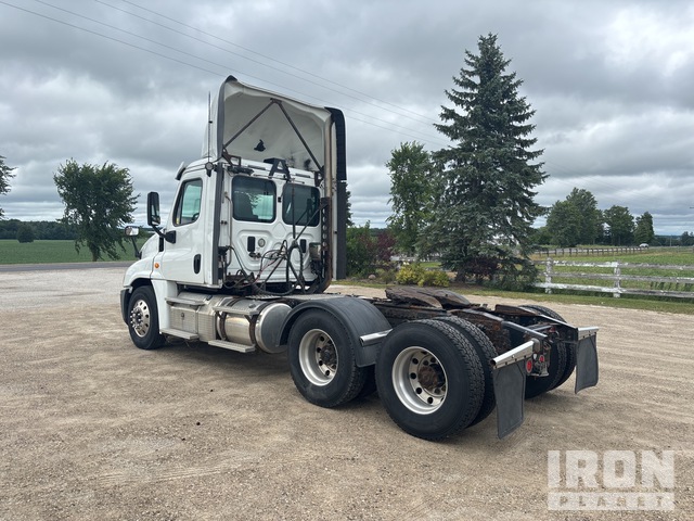 CAMIóN 2016 FREIGHTLINER