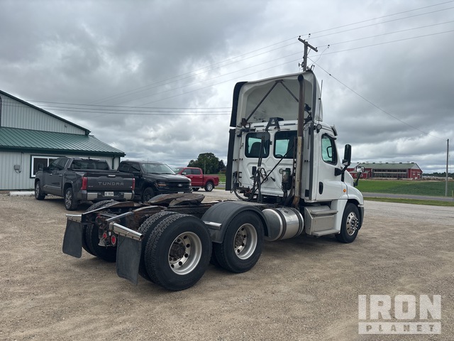 CAMIóN 2016 FREIGHTLINER