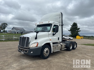 2016 Freightliner Cascadia 113 6x4 T/A Day Cab Truck Tractor