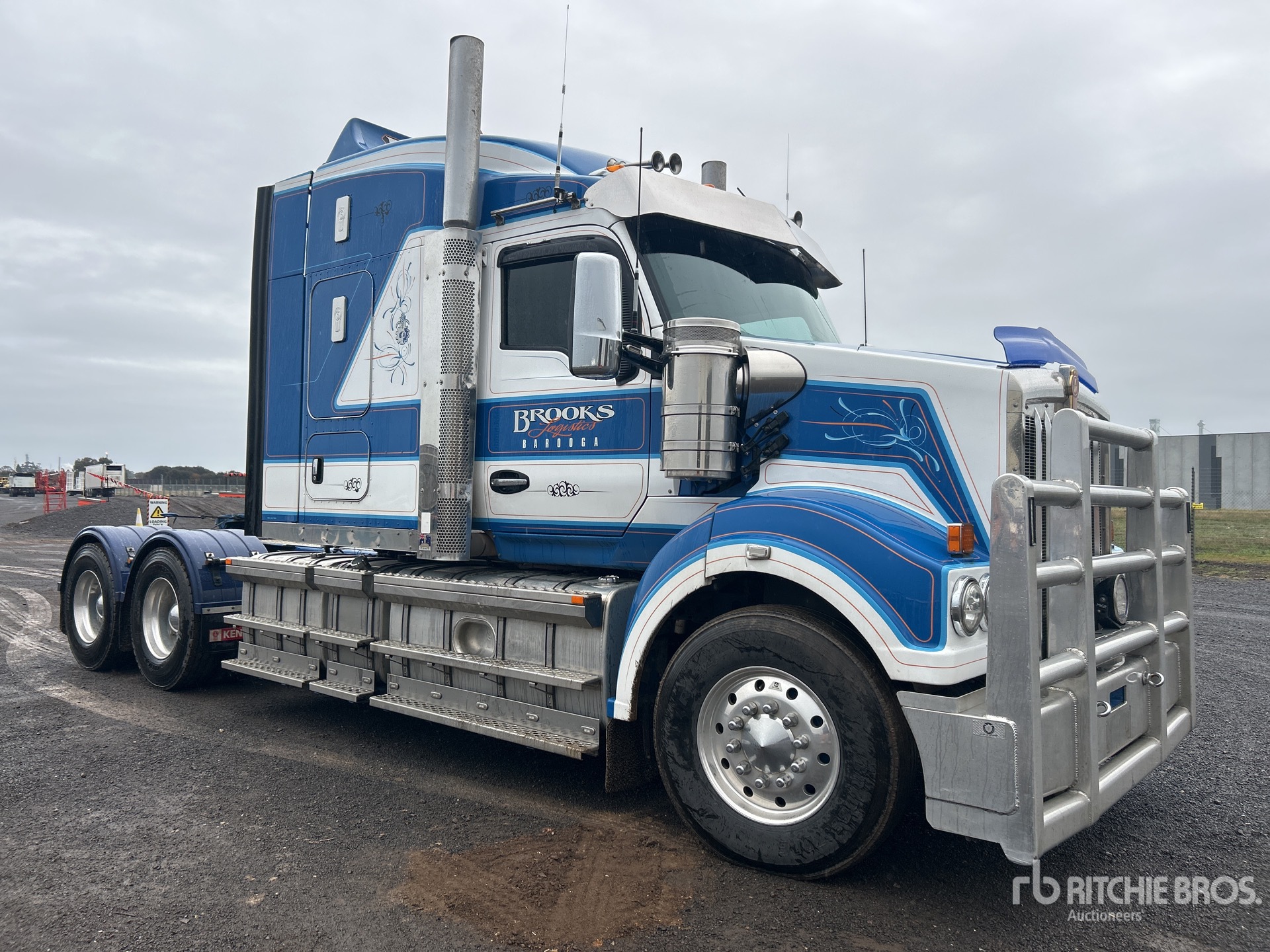 2021 Kenworth T610SAR 6x2 T/A Sleeper Truck Tractor