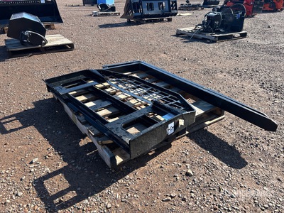 2025 GIYI GY-DHC 59 in Skid Steer Forks (Unused)