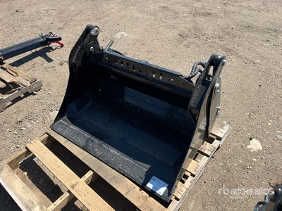 GIYI 39 in General Purpose Mini Skid Steer Bucket (Unused)