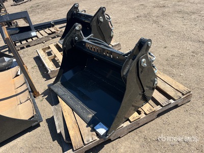 GIYI 39 in General Purpose Mini Skid Steer Bucket (Unused)