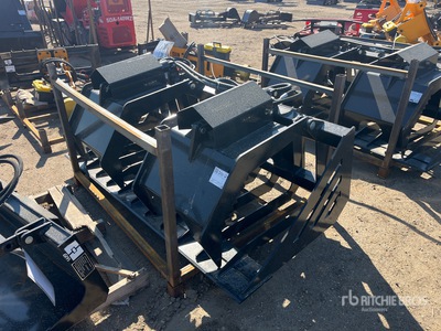 GIYI 72 in Hollow Wood Grabber Skid Steer Grapple (Unused)
