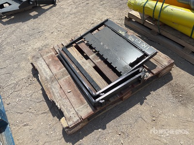 2025 GIYI GY-XHC 30 in Mini Skid Steer Forks (Unused)