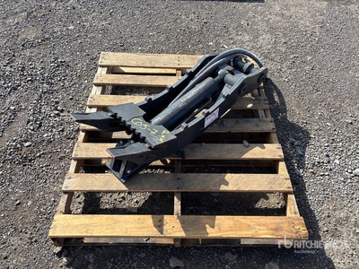 2025 39 in Hydraulic Excavator Thumb (Unused)