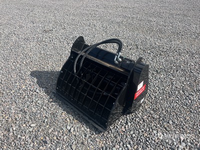 2025 GIYI JBD Mini Skid Steer Mixing Bucket (Unused)