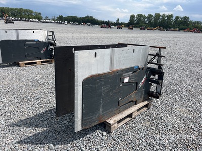 2016 Meyer 3-8416G Clamps
