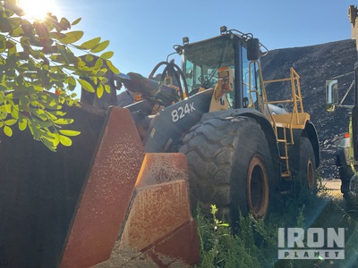 2010 John Deere 824K Wheel Loader