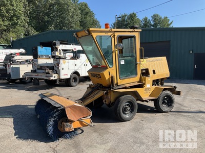 2000 Rosco Challenger II Self-Propelled Brooms