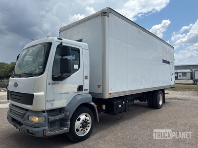 2013 Peterbilt 220 4x2 Van Truck