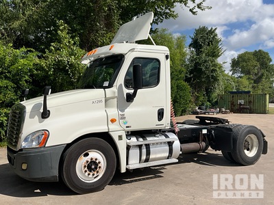 2012 Freightliner Cascadia 4x2 Cabeza Tractora Cabina Corta