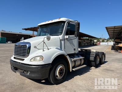 2005 Freightliner CL112 Day Cab Prime Mover