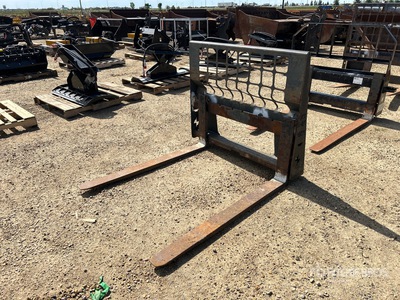 Bobcat 48 in Skid Steer Forks