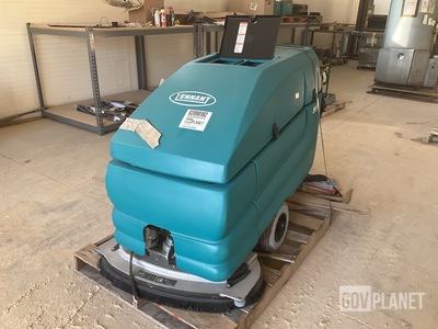 Tennant 5680 Floor Scrubber