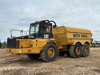 1996 Cat D250E 5000 gal 6x6 Articulated Water Truck