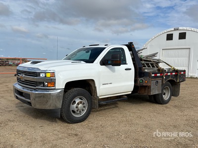 2017 Chevrolet Silverado 3500HD 4x4 Flatbed Truck