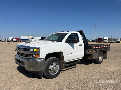 2017 Chevrolet Silverado 3500HD 4x4 Platte vrachtwagen