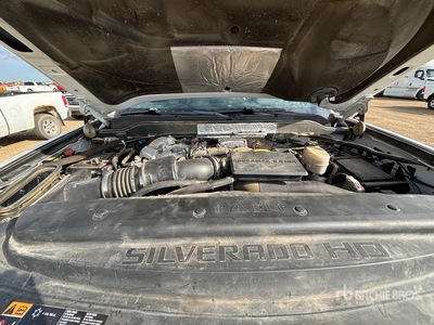 2017 Chevrolet Silverado 3500HD 4x4 Flatbed Truck