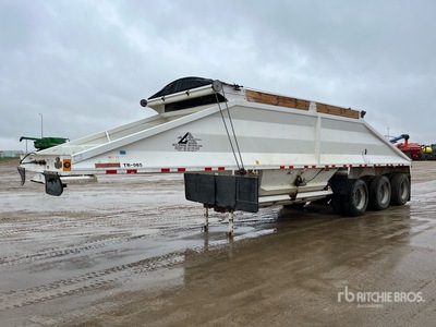 2009 Doepker 38 ft Tri/A strooi aanhangwagen