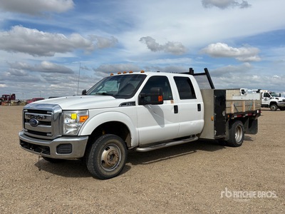 2015 Ford F-350 Super Duty XLT 4x4 Crew Cab Flatbed Truck