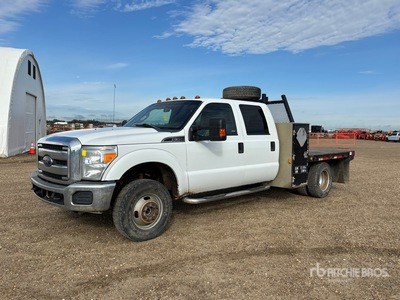 2015 Ford F-350 XLT 4x4 Crew Cab Flatbed Truck