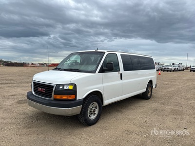2014 GMC Savana 14 Passenger Van