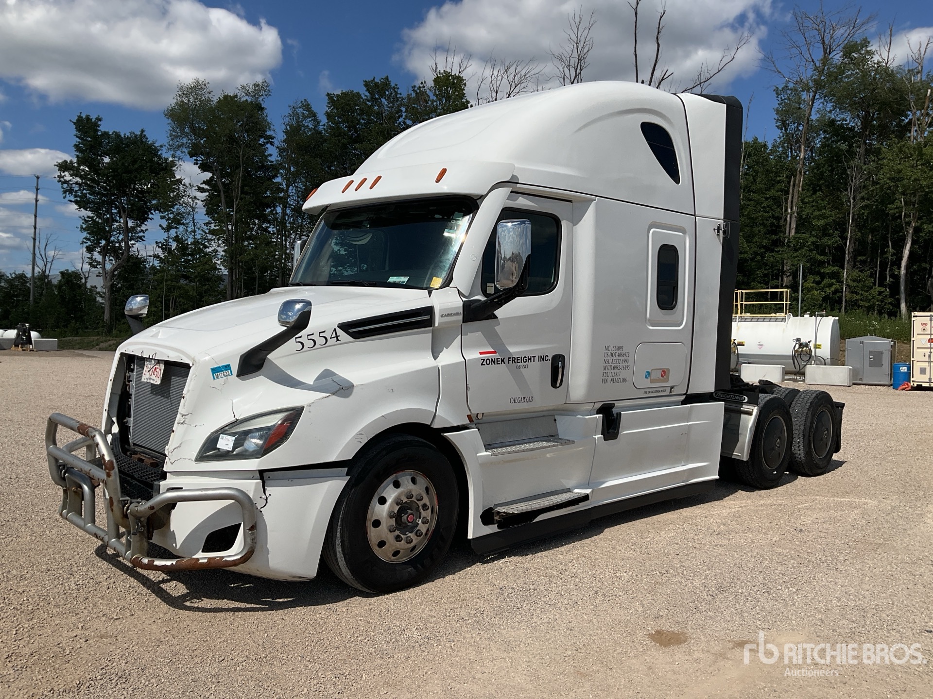 2022 Freightliner Cascadia 126 6x4 T/A Sleeper Truck Tractor