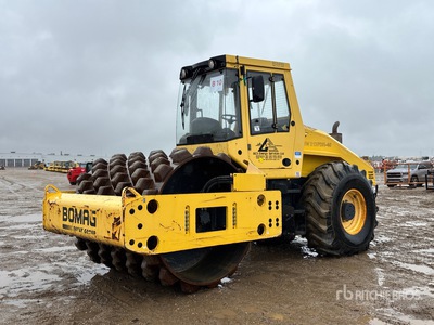2010 Bomag BW213PDH-40 Compactador Pata de Cabra