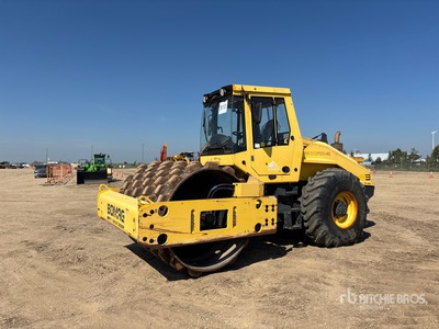 2010 Bomag BW213PDH-40 Compacteur à tambour à pieds dameurs