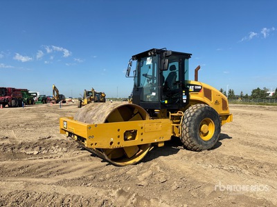 2013 Cat CS56B Smooth Drum Compactor