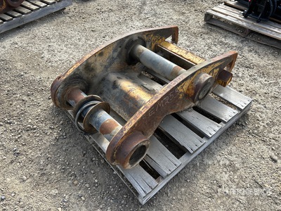 WBM Powertilt Q/C Hyd Tilt Coupler Varios, accesorio para excavadora