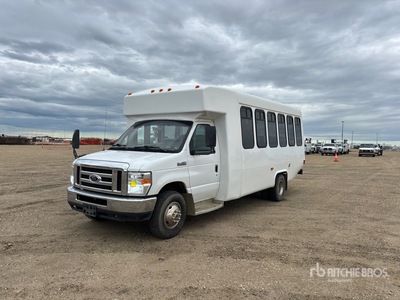 2008 Ford E450 4x2 24-Seat Crew Carrier Bus