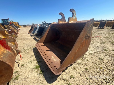 Brandt 82 in Q/C Cleanup Excavator Bucket