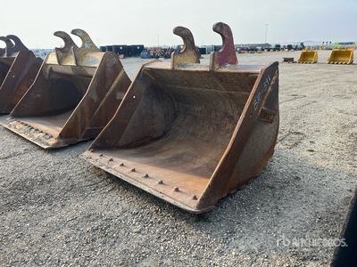 Brandt 72 in Q/C Cleanup Cazo para excavadora - Fits John Deere 350G