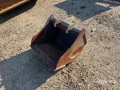 Bobcat 24 in Q/C Cleanup Excavator Bucket