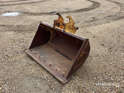 EFI 24 in Q/C Cleanup Excavator Bucket
