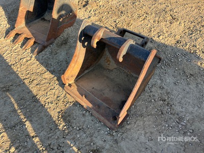 Bobcat 24 in Q/C Cleanup Excavator Bucket